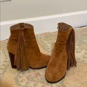 Fringe boot
